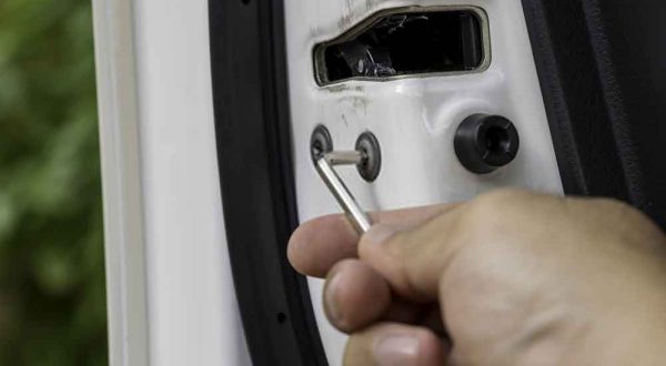 Automobile-locksmith-in-Cerritos